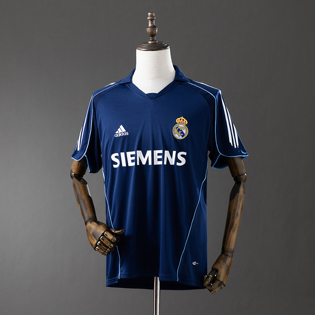 Camiseta Retro Real Madrid Visita 05/06 - frente