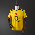 Camiseta Retro Arsenal Visita Gris y Amarilla 03/05 - frente