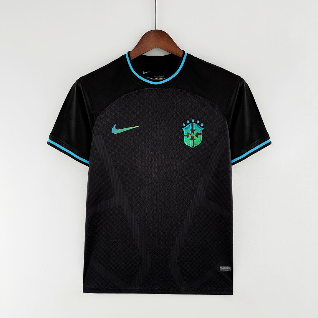 Camiseta Retro Brasil Negra Negra 2022 - frente