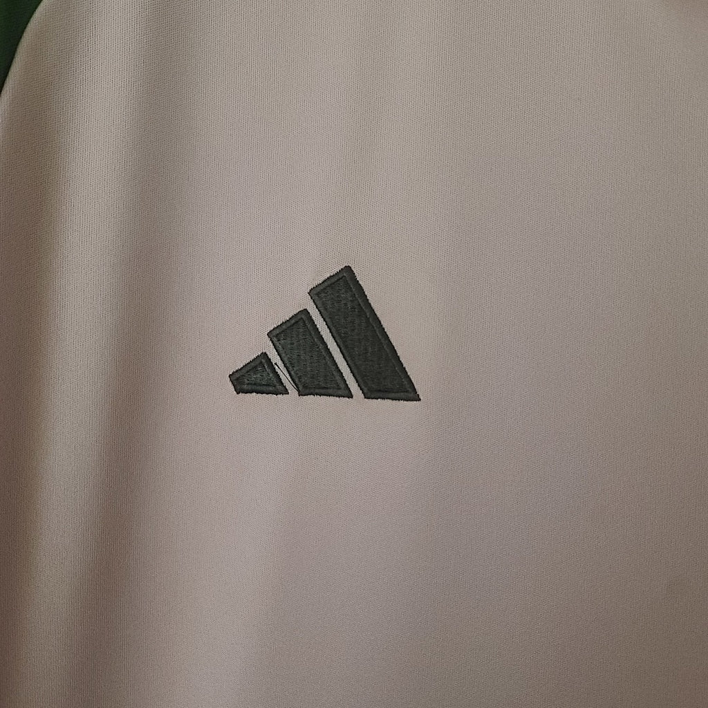 Camiseta Retro Japón Rosada Edición Especial 2022 - espalda