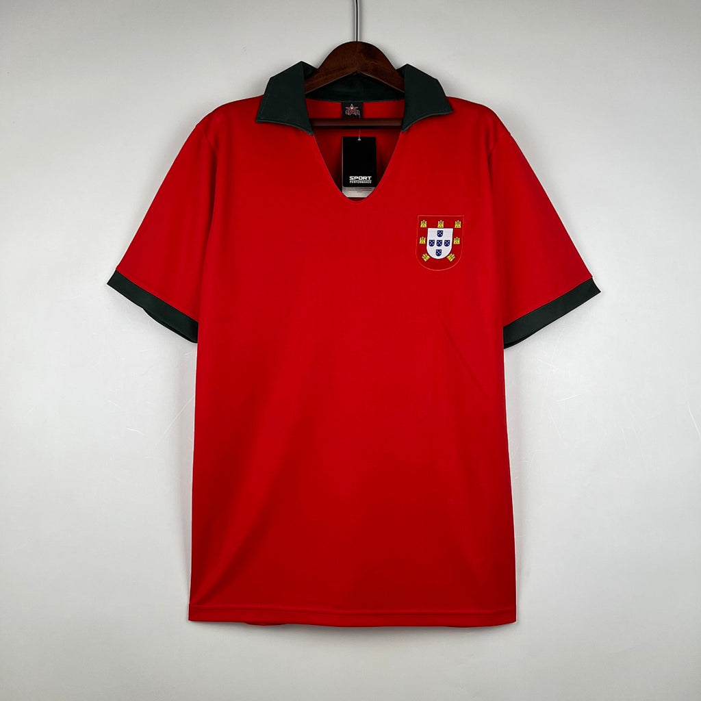 Camiseta Retro Portugal Local Roja y Gris Claro 1972 - frente