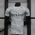 Camiseta Manchester City Gris Claro y Negra Edición Especial 2024/25 Versión Jugador - frente