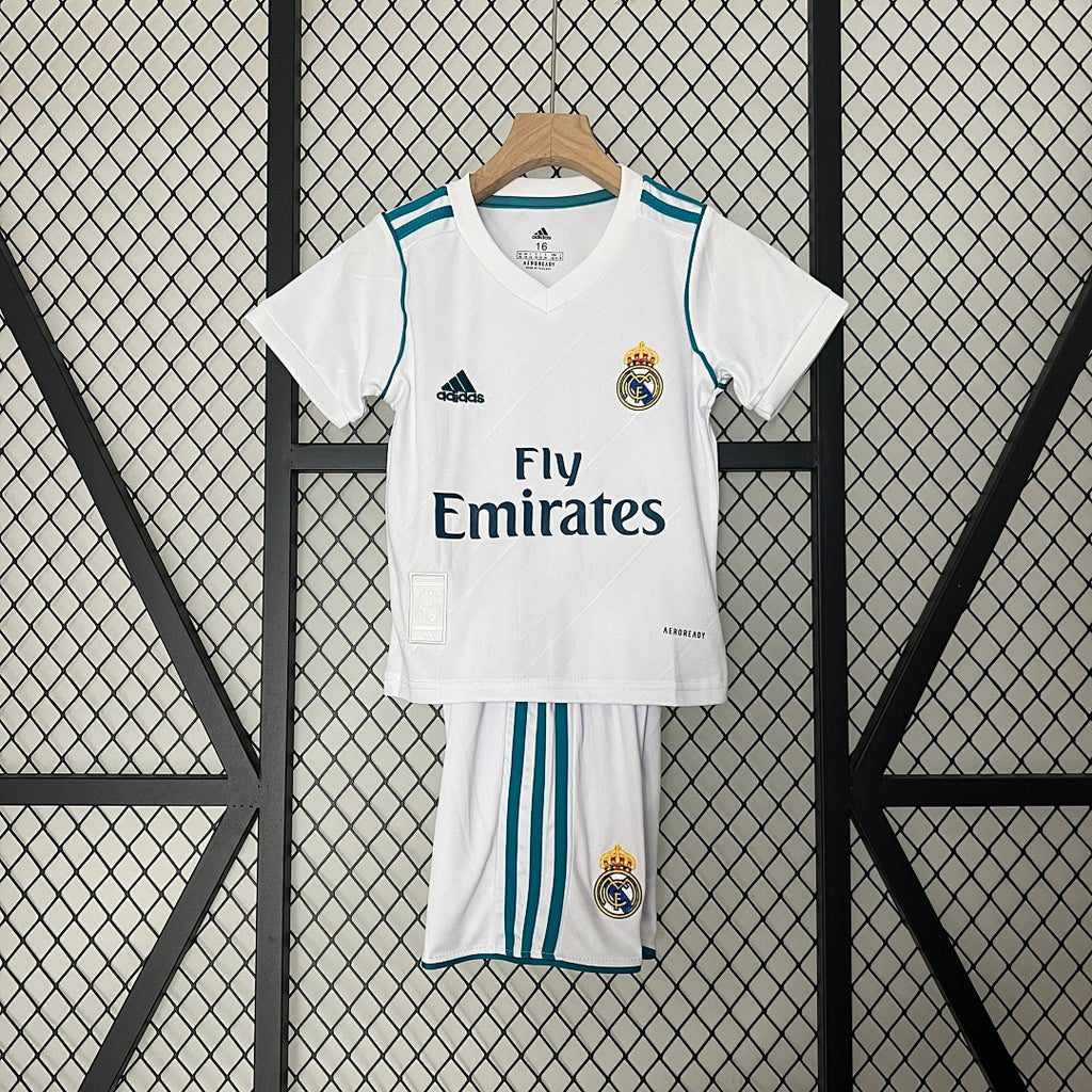 Conjunto Niños Real Madrid Local Gris Claro y Gris 17/18 - frente