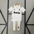 Conjunto Niños Real Madrid Local Gris Claro y Gris 11/12 - frente