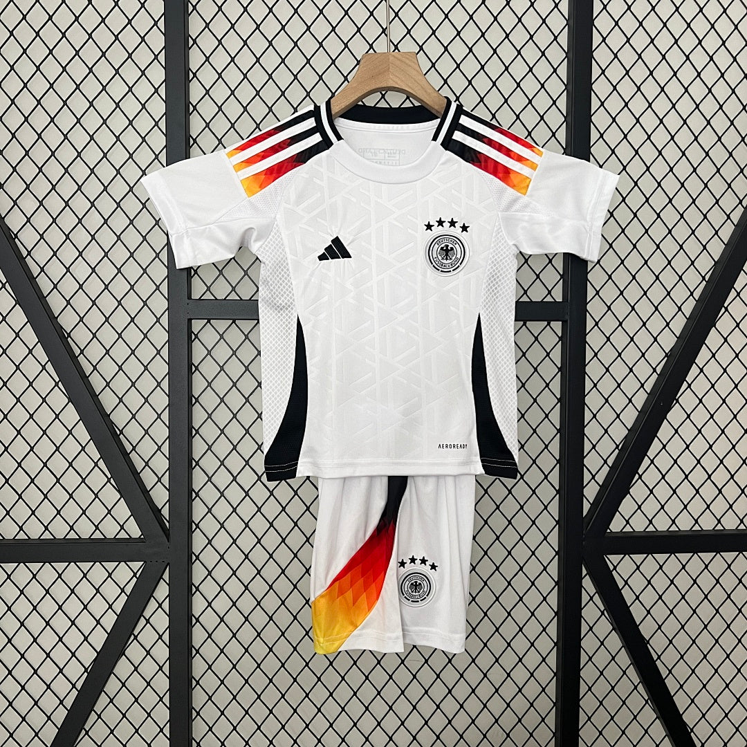 Conjunto Niños Alemania Local 2024 - frente