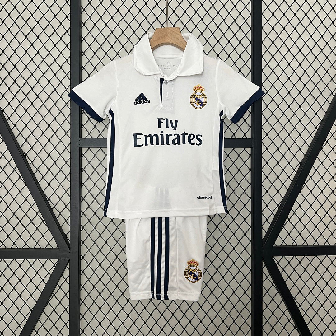 Conjunto Niños Real Madrid Local 16/17 - frente