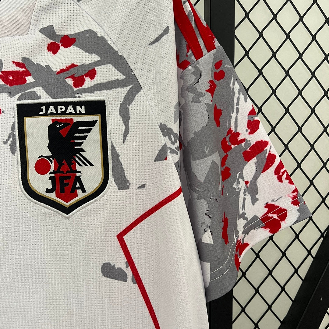 Camiseta Japón Blanca y Gris Claro Edición Especial 2024 - espalda