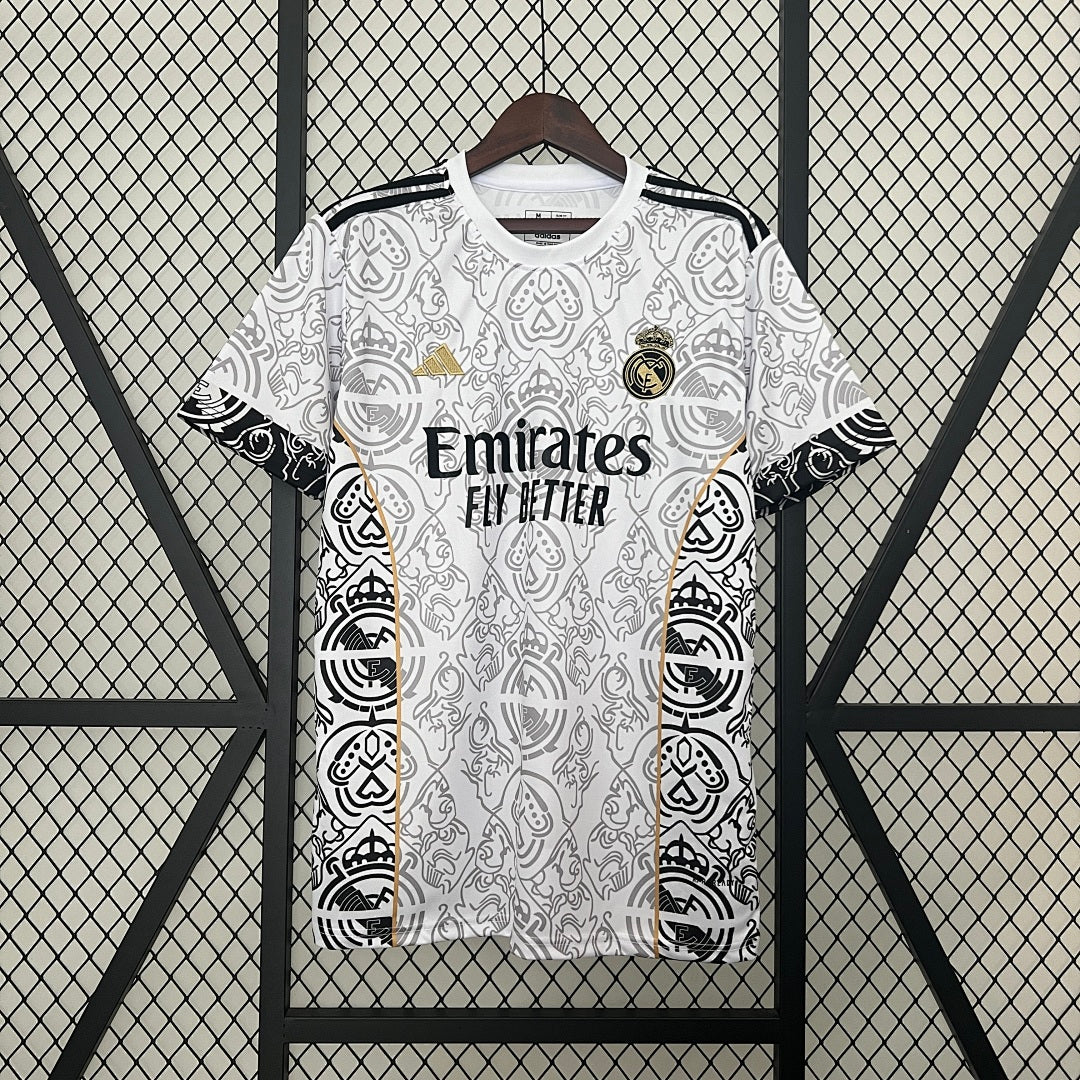 Camiseta Real Madrid Gris Claro y Dorada Edición Especial 2024/25 - frente