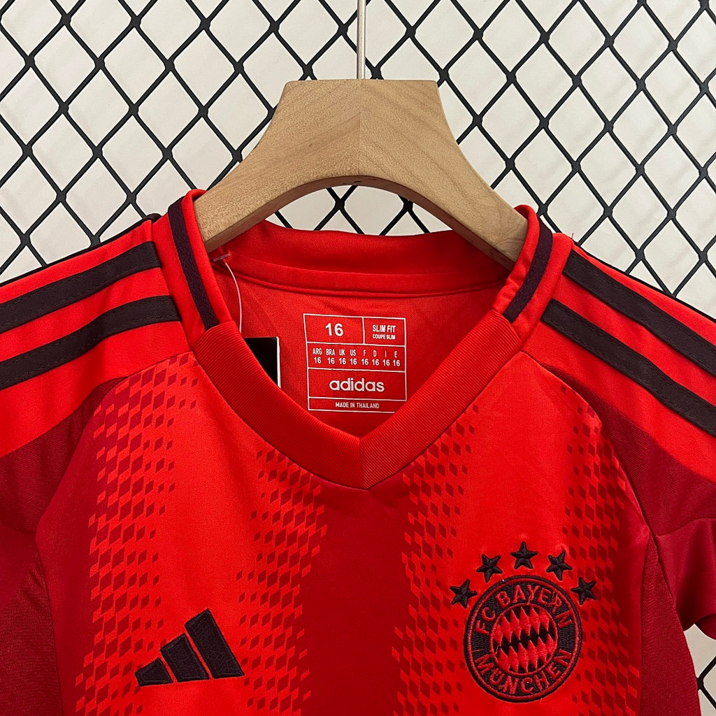 Conjunto Niños Bayern Múnich Local 2024/25 - espalda