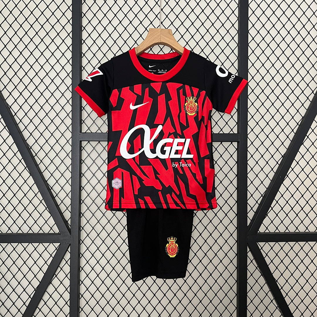 Conjunto Niños RCD Mallorca Local 2024/25 - frente
