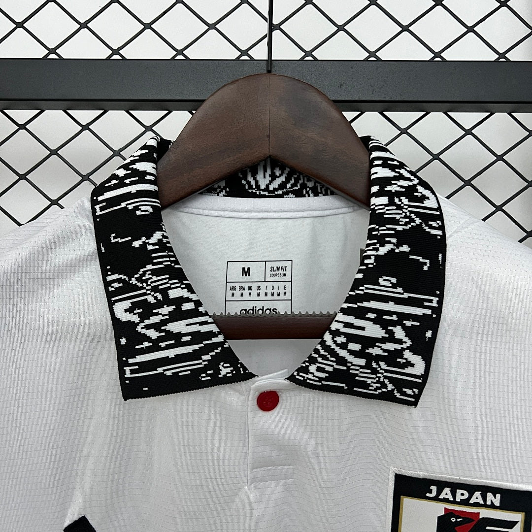 Camiseta Japón Blanca y Negra Edición Especial 2024 V - espalda