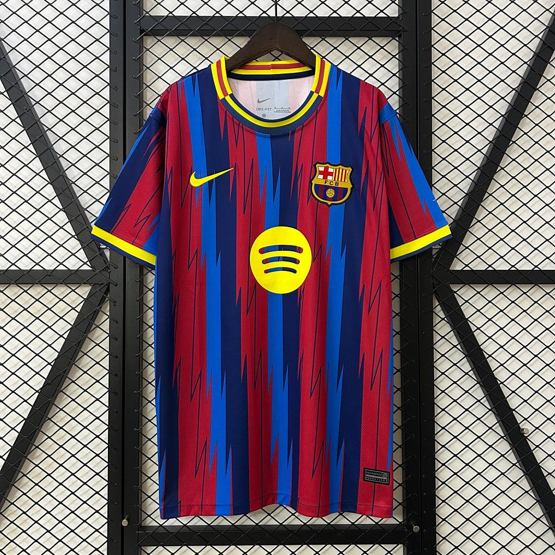 Camiseta FC Barcelona Roja y Azul Marino Edición Especial 2024/25 - frente