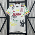 Camiseta Ajax Gris Claro y Negra Edición Especial 2025/26 - frente