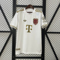 Camiseta Bayern Múnich Gris Claro y Negra 125º Aniversario 2025/26 - frente