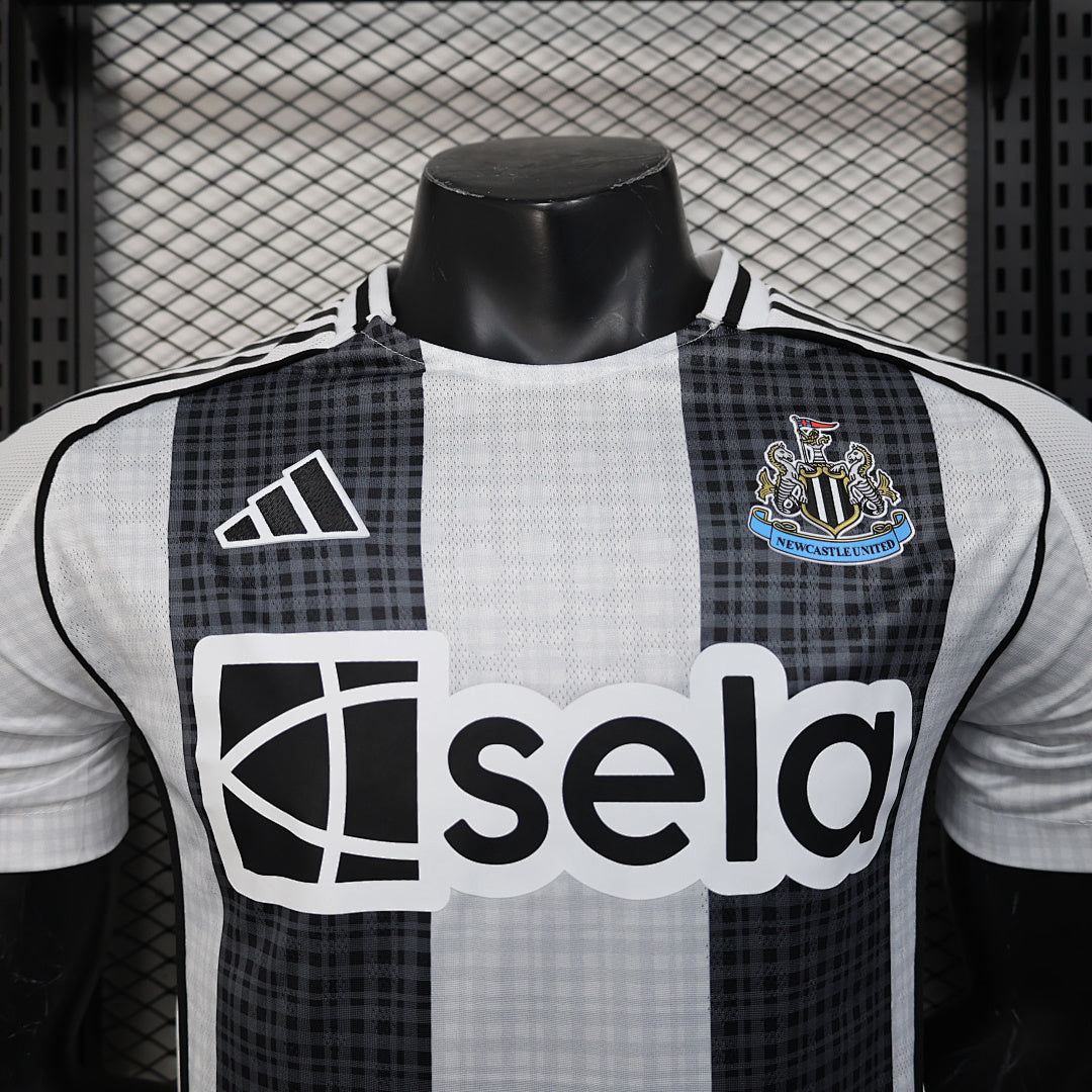 Camiseta Newcastle United Local 2025/26 Versión Jugador - espalda