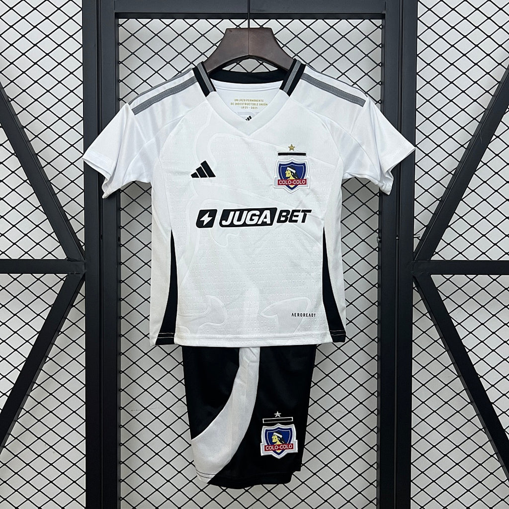 Conjunto Niños Colo Colo Local 2025/26 - frente
