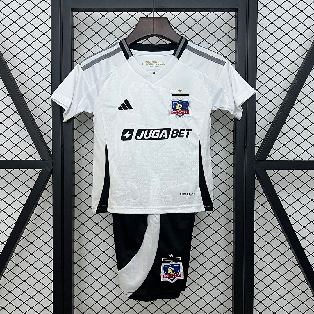 Conjunto Niños Colo Colo Local 2025/26 - frente