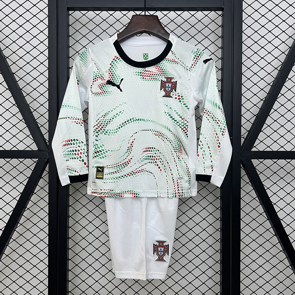 Conjunto Niños Portugal Visita Gris Claro y Gris 2025 - frente