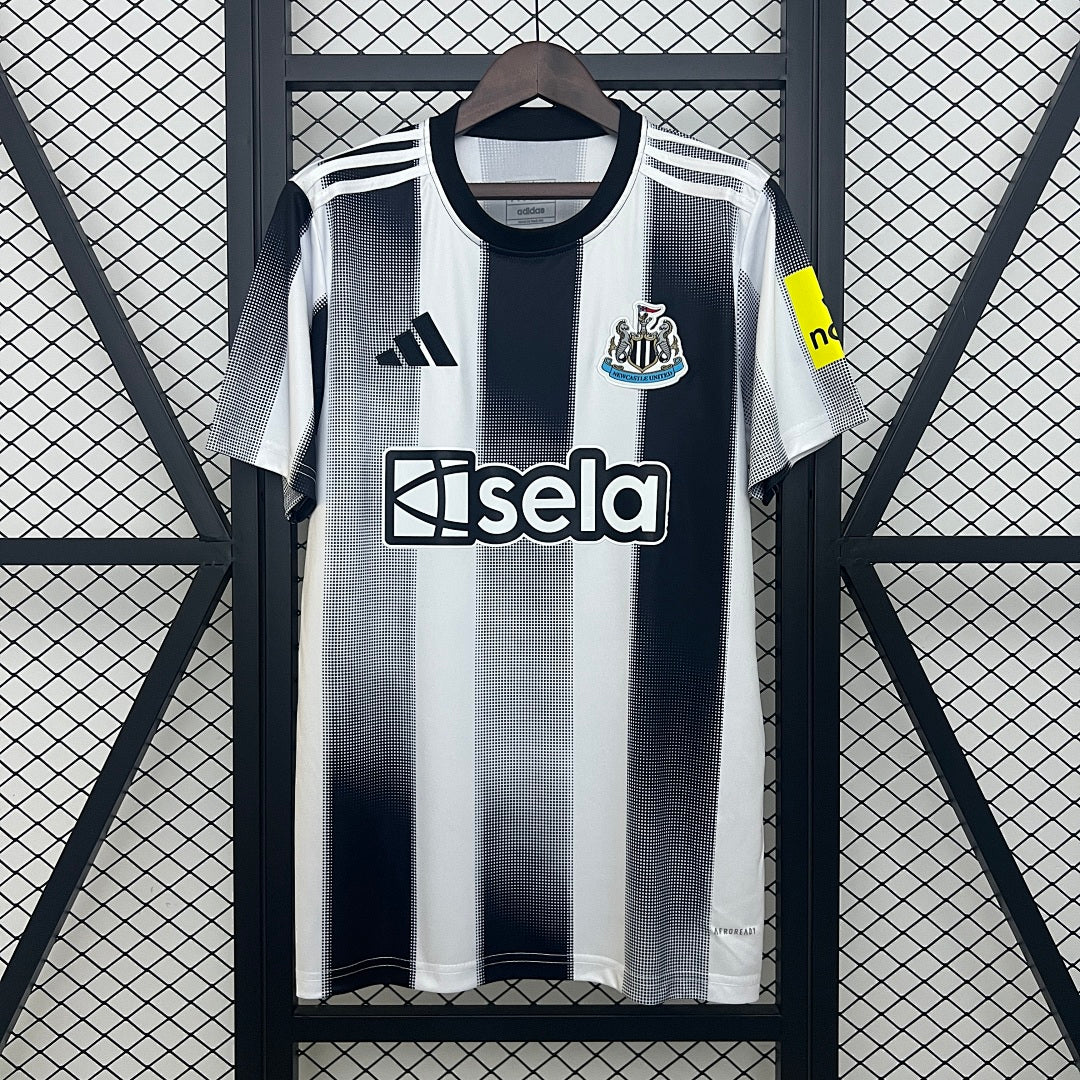 Camiseta Newcastle United Edición Especial 2025/26 - frente