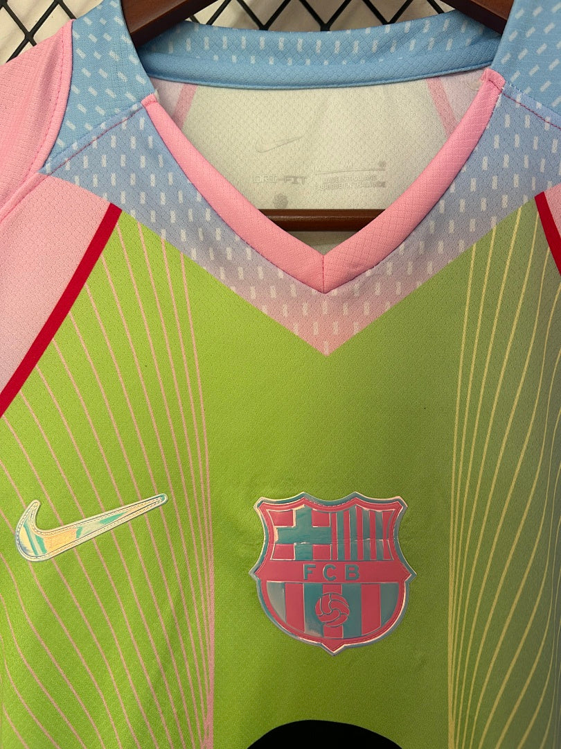 Camiseta FC Barcelona Rosada y Verde Edición Especial 2025/26 - espalda