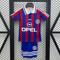 Conjunto Niños Bayern Múnich Local 95/97 - frente