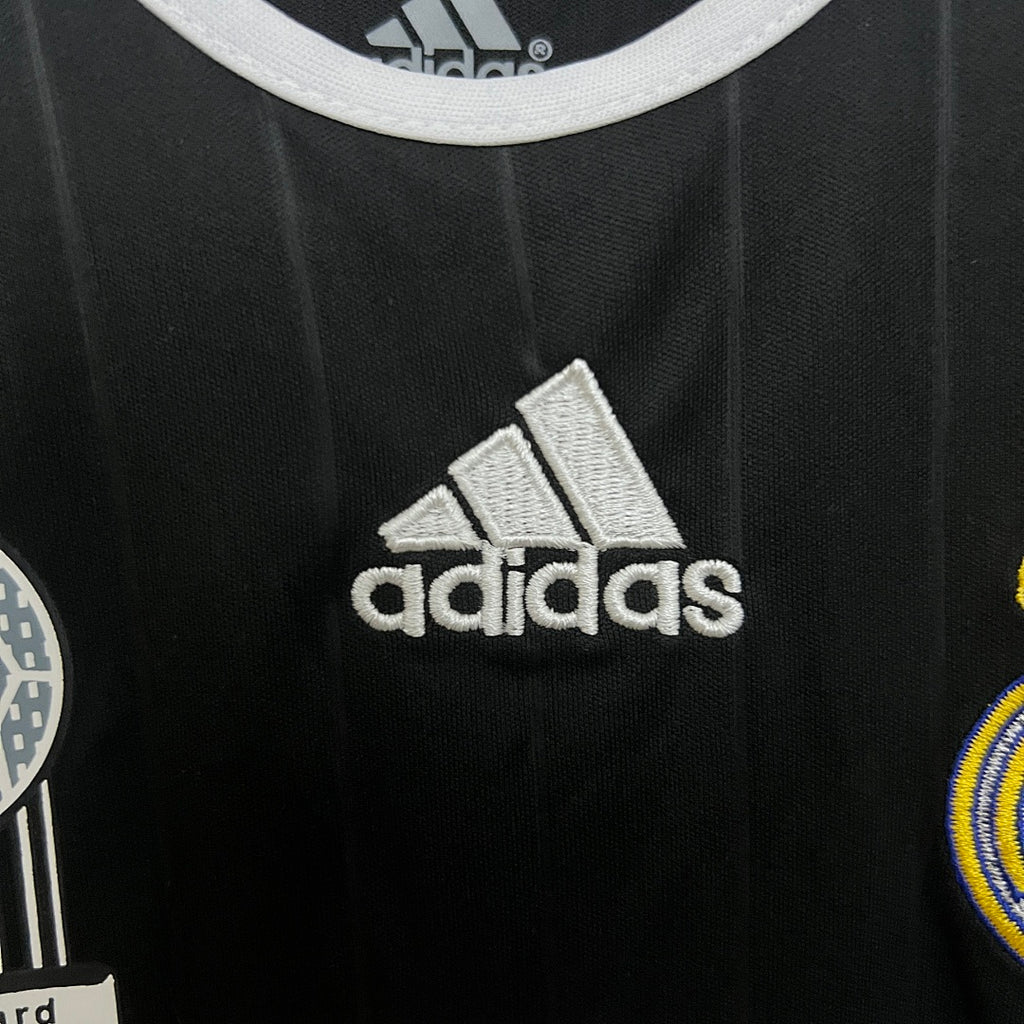 Conjunto Niños Real Madrid Visita 06/07 - espalda