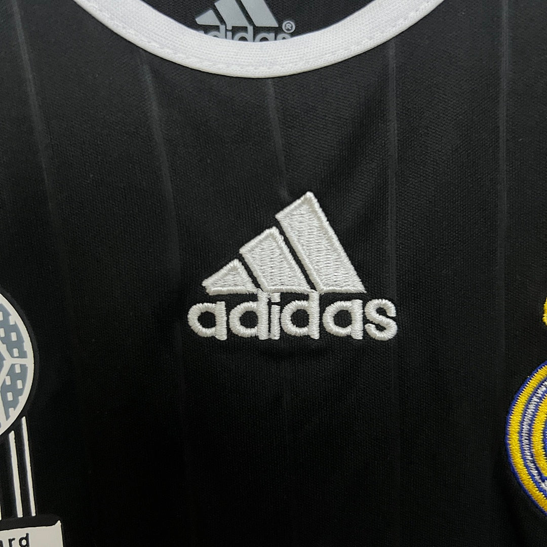 Conjunto Niños Real Madrid Visita 06/07 - espalda