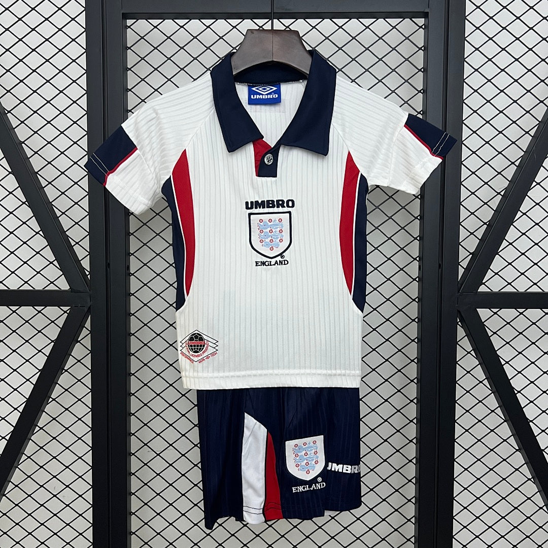 Conjunto Niños Inglaterra Local Gris Claro y Negra 1998 - frente