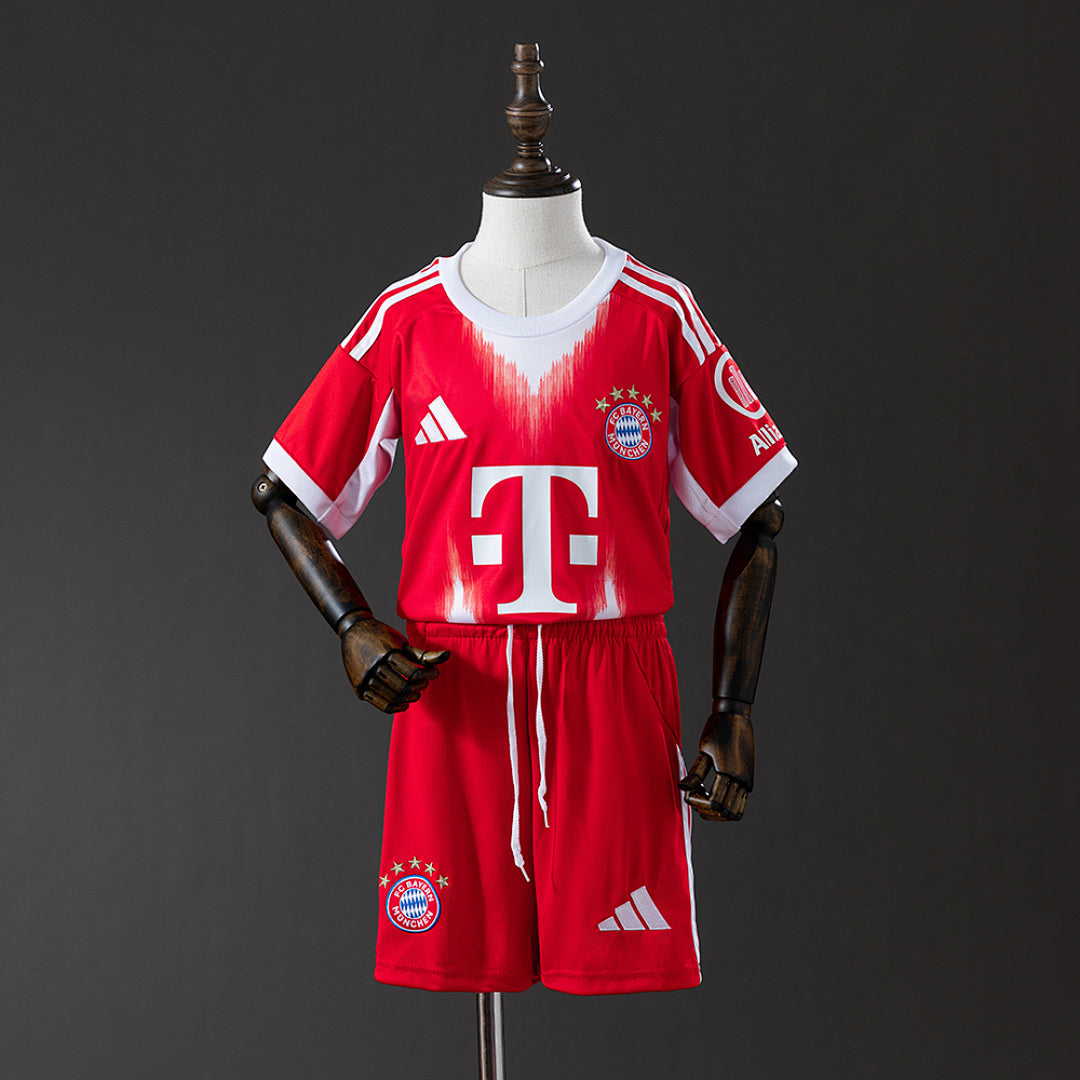 Conjunto Niños Bayern Múnich Local 2025/26 - frente
