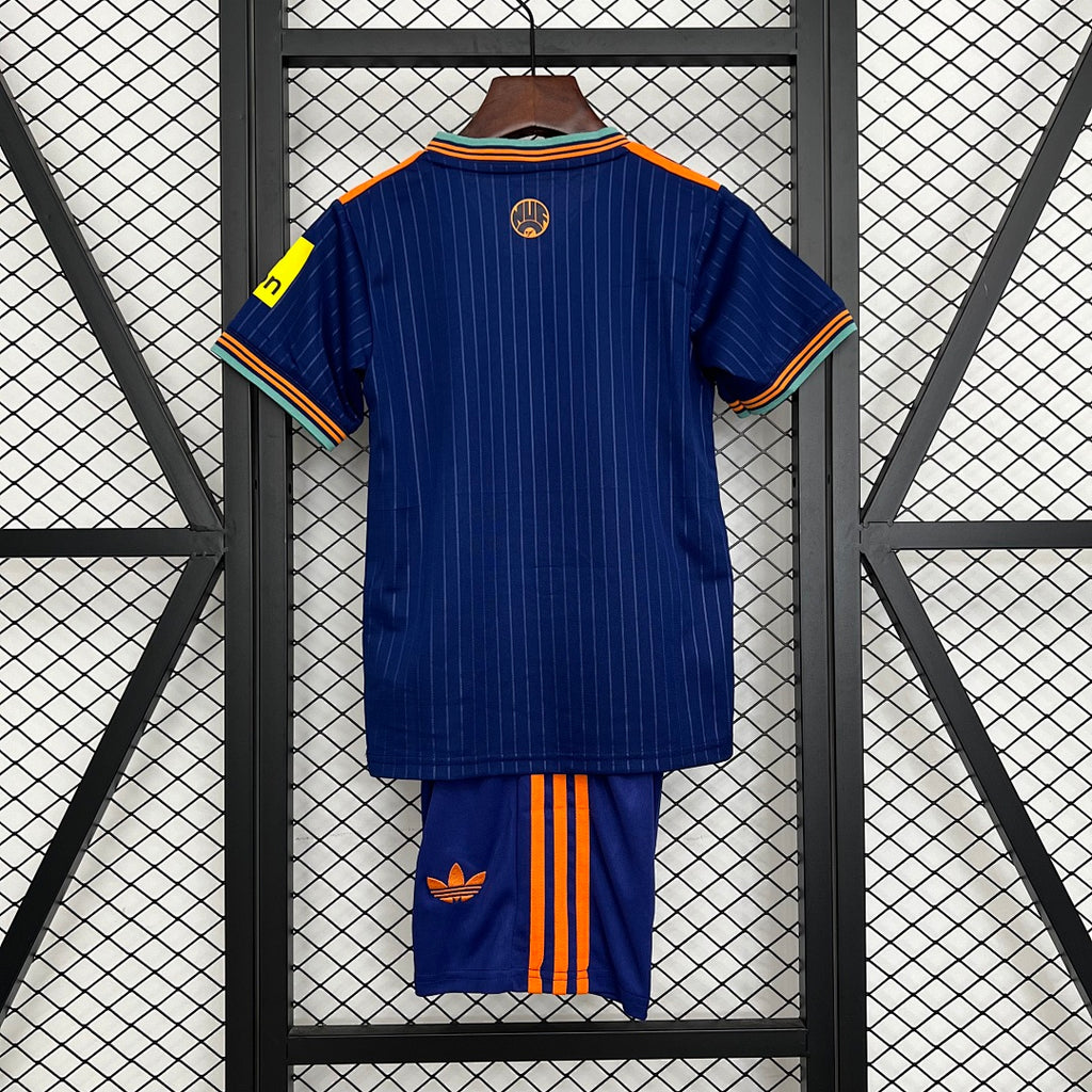 Conjunto Niños Newcastle United Tercera 2025/26 - espalda