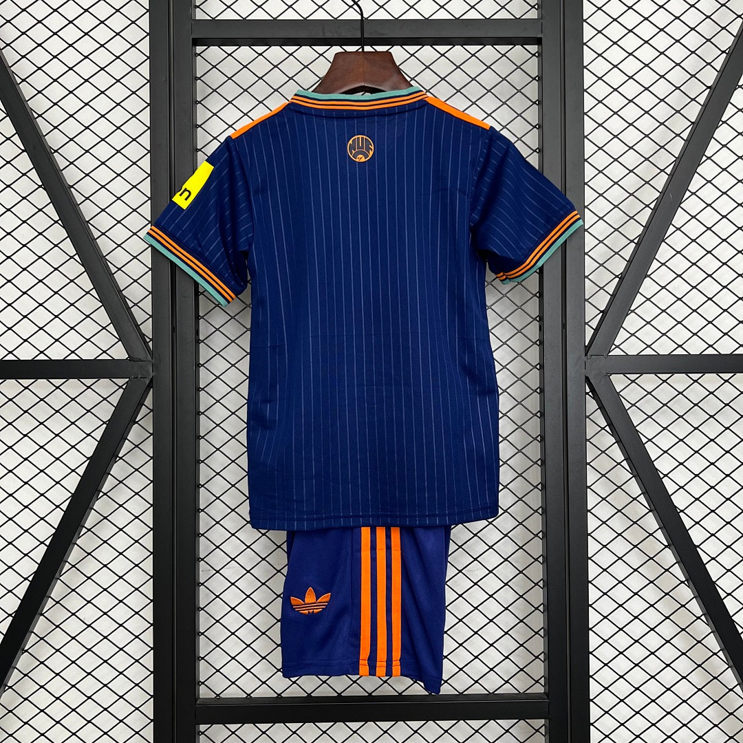 Conjunto Niños Newcastle United Tercera 2025/26 - espalda