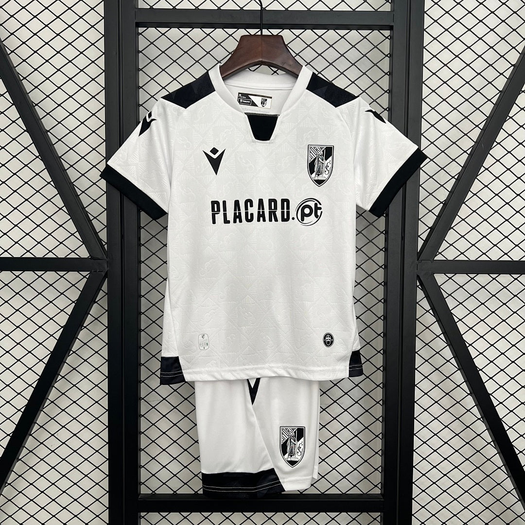 Conjunto Niños Vitória de Guimarães Local 2025/26 - frente