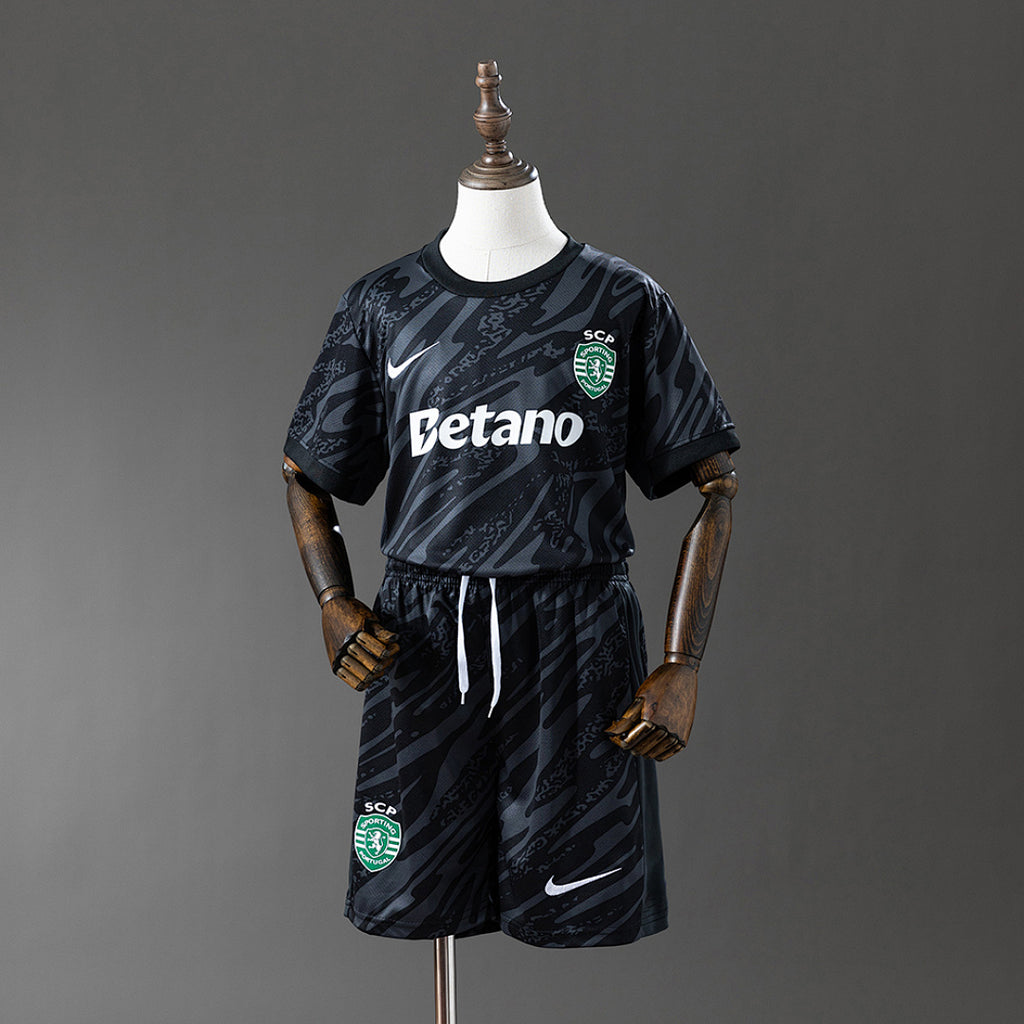 Conjunto Niños Sporting CP Portero Negra 2025/26 - frente