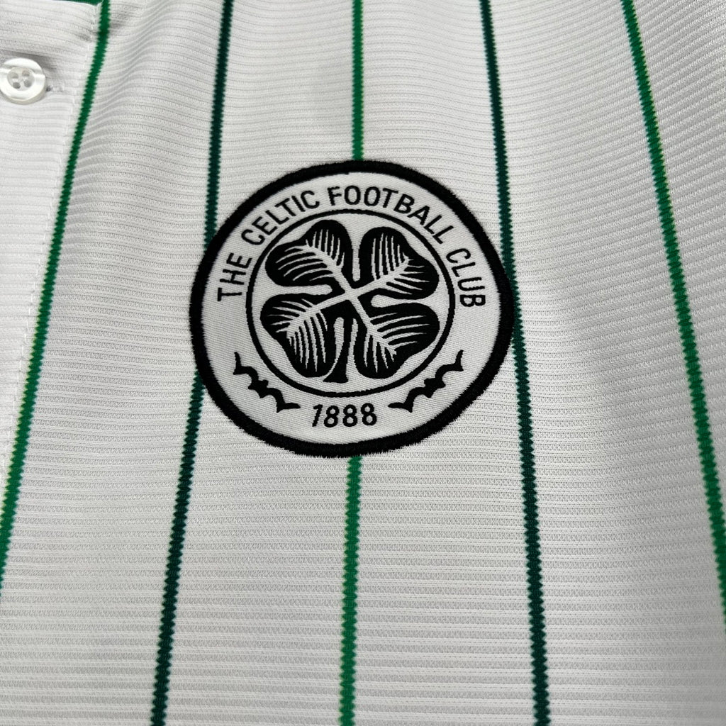 Camiseta Celtic Blanca y Gris Claro Edición Especial 2025/26 - espalda