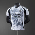 Camiseta Real Madrid Celeste y Negra 2025/26 Versión Jugador - frente