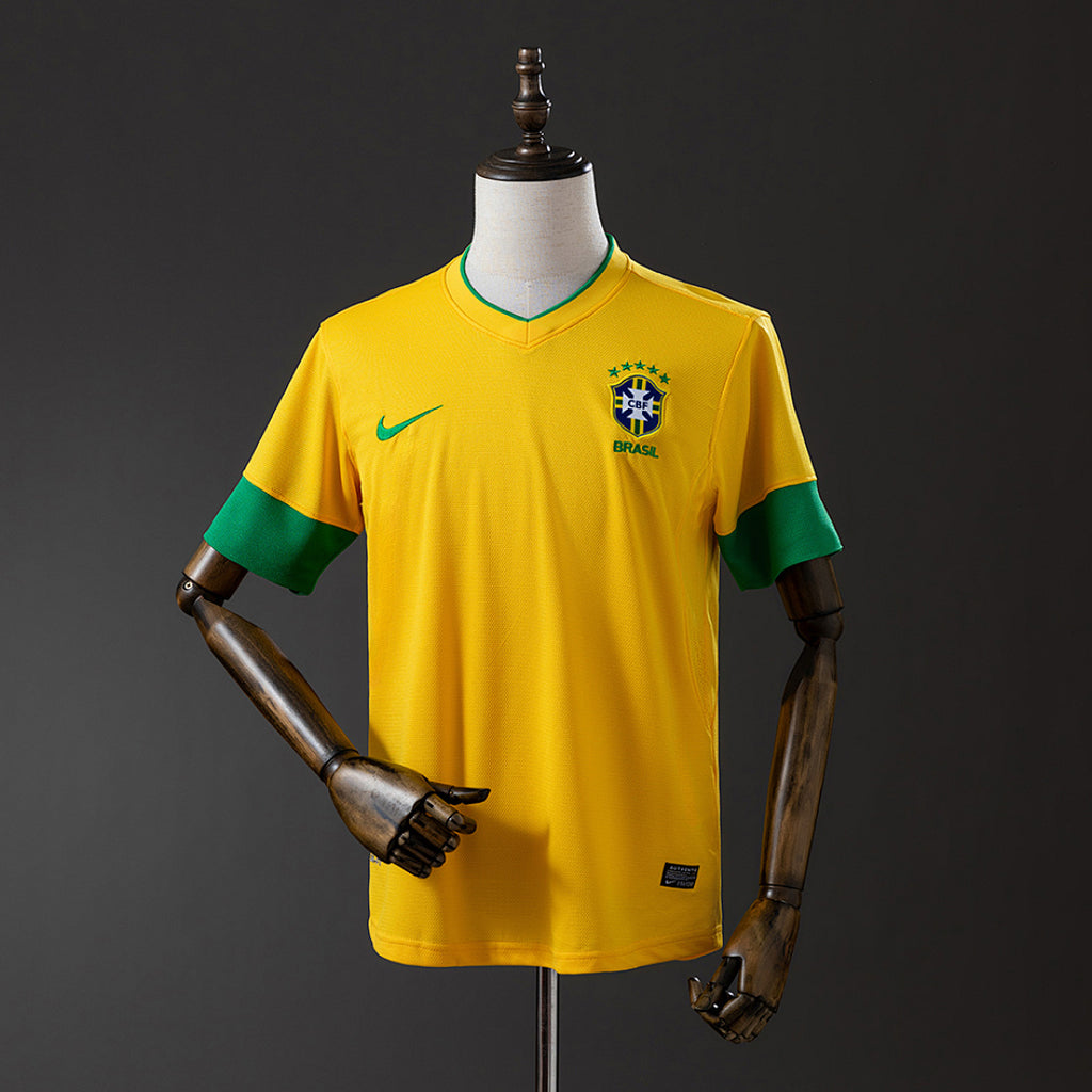 Camiseta Retro Brasil Local 12/13 - frente