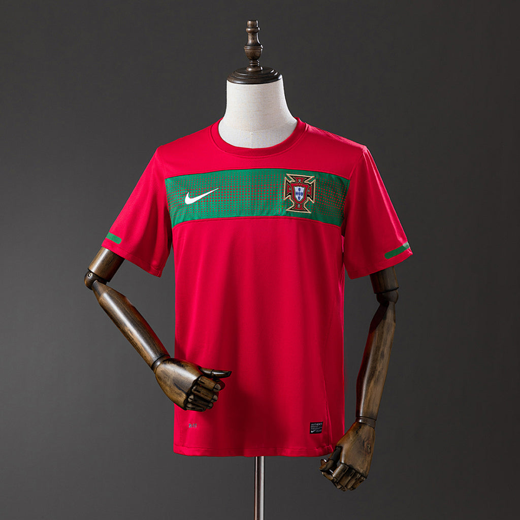 Camiseta Retro Portugal Local Burdeos y Gris 2010 - frente