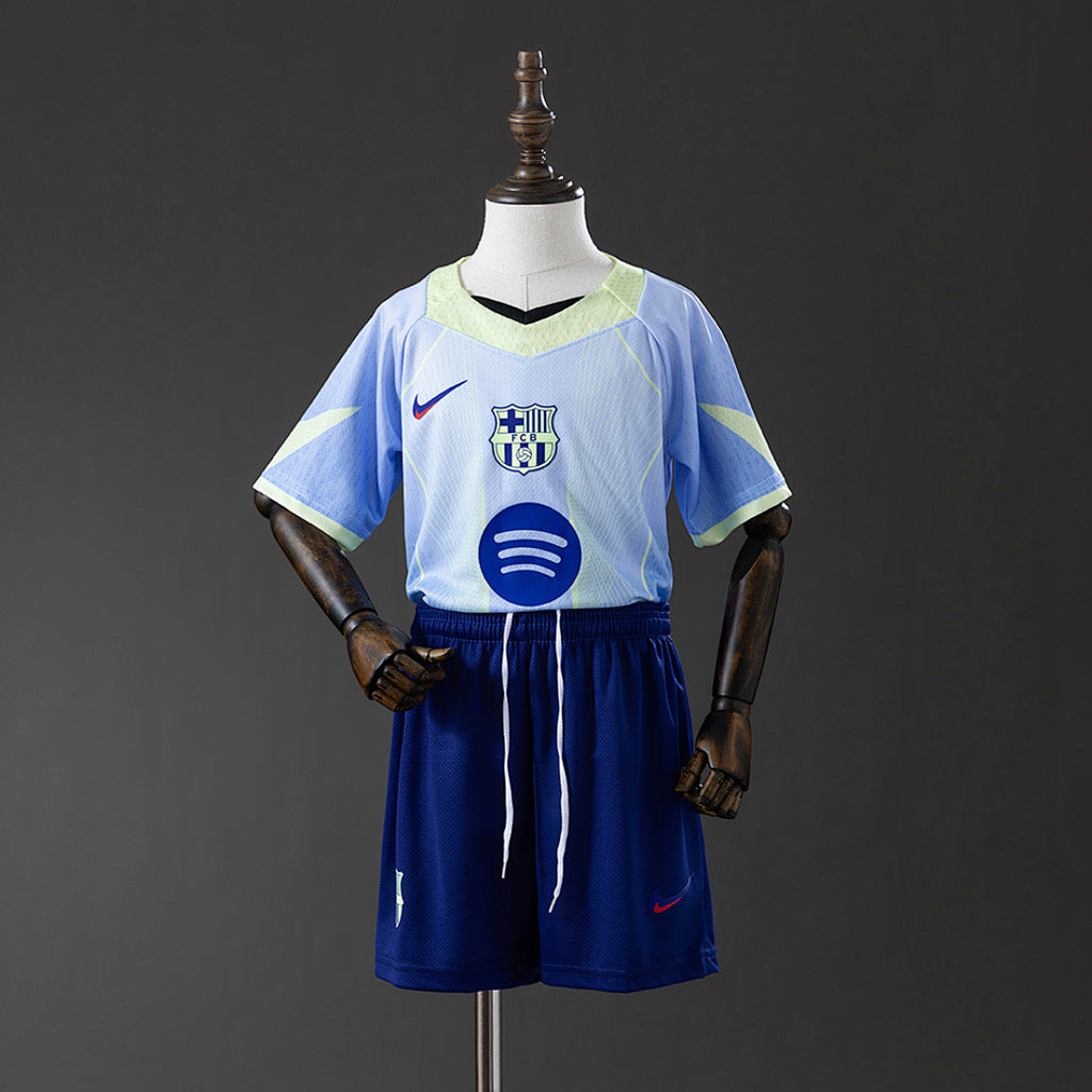 Conjunto Niños FC Barcelona Gris y Celeste Verde Edición Especial 2025/26 - frente