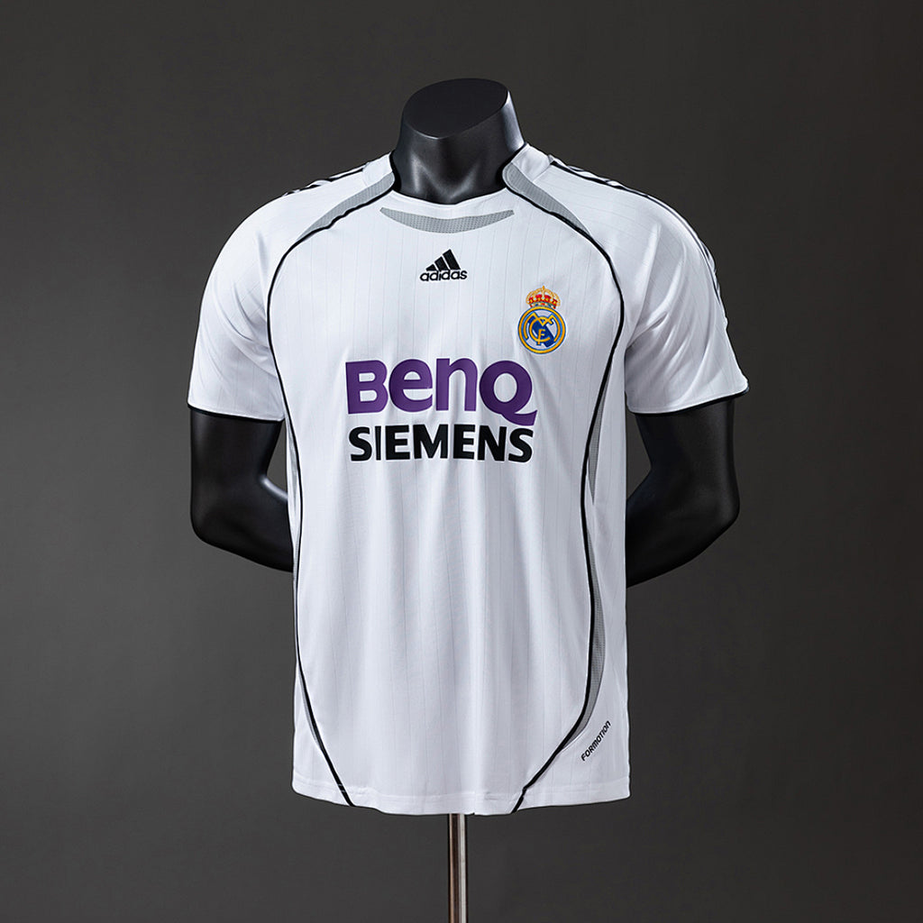 Camiseta Retro Real Madrid Local 06/07 Versión Jugador - frente