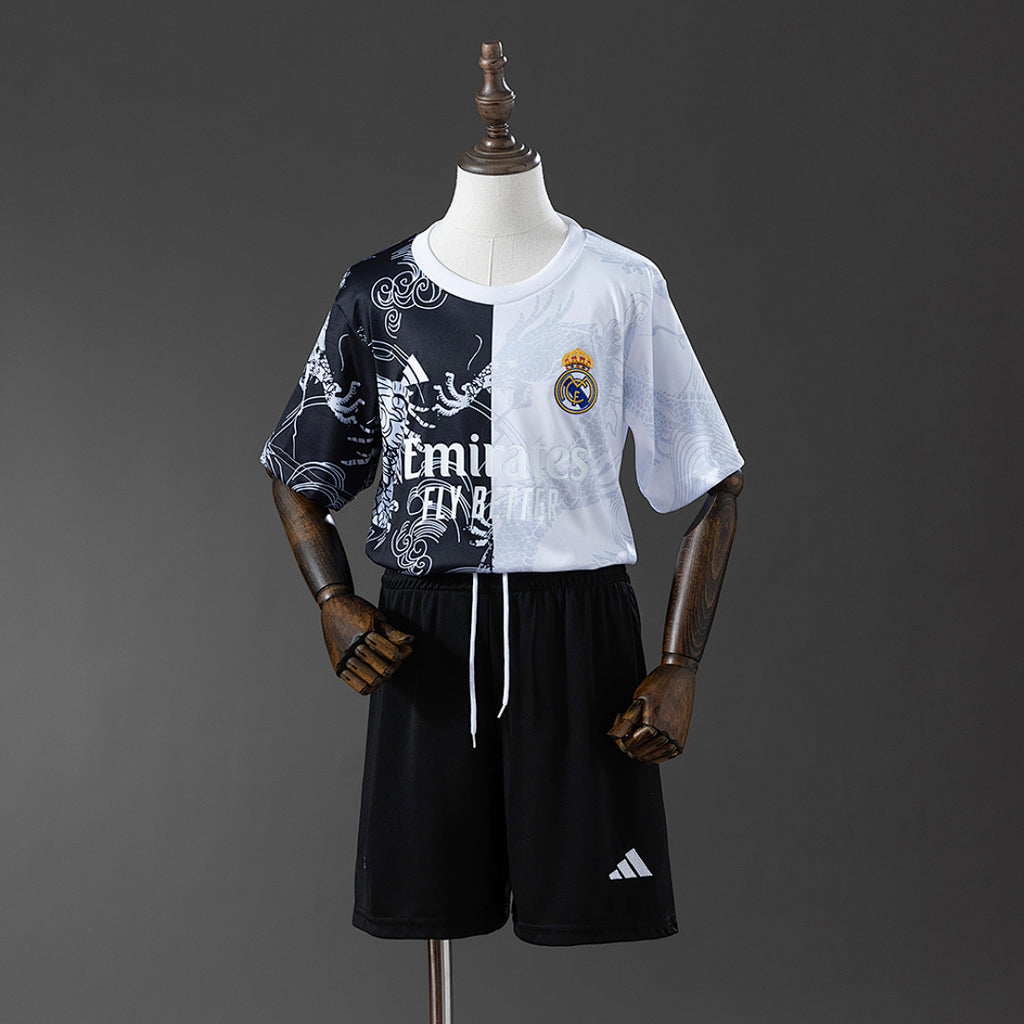 Conjunto Niños Real Madrid Gris y Negra Edición Especial 2025/26 - frente