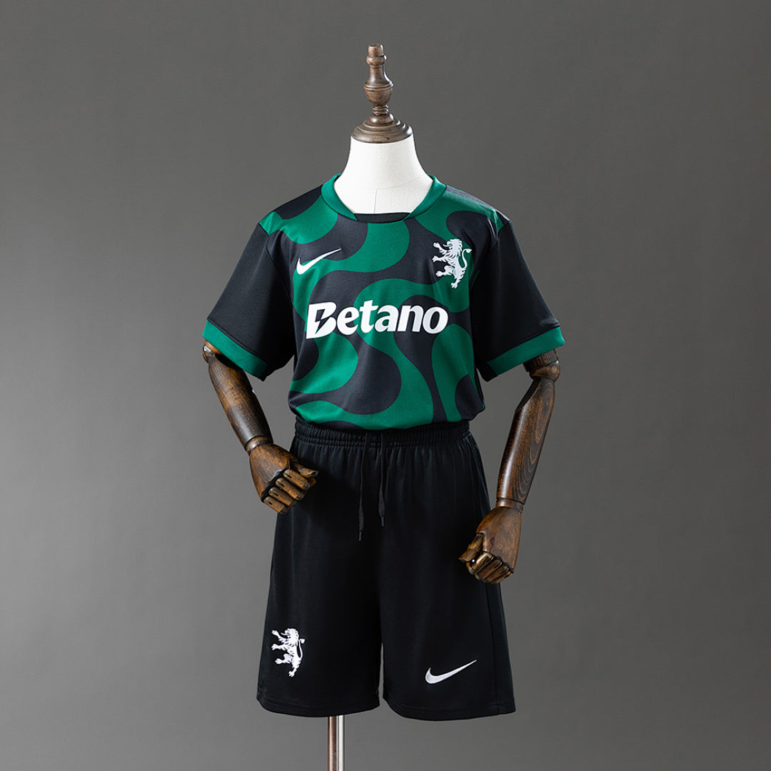 Conjunto Niños Sporting CP Negra 2025/26 - frente