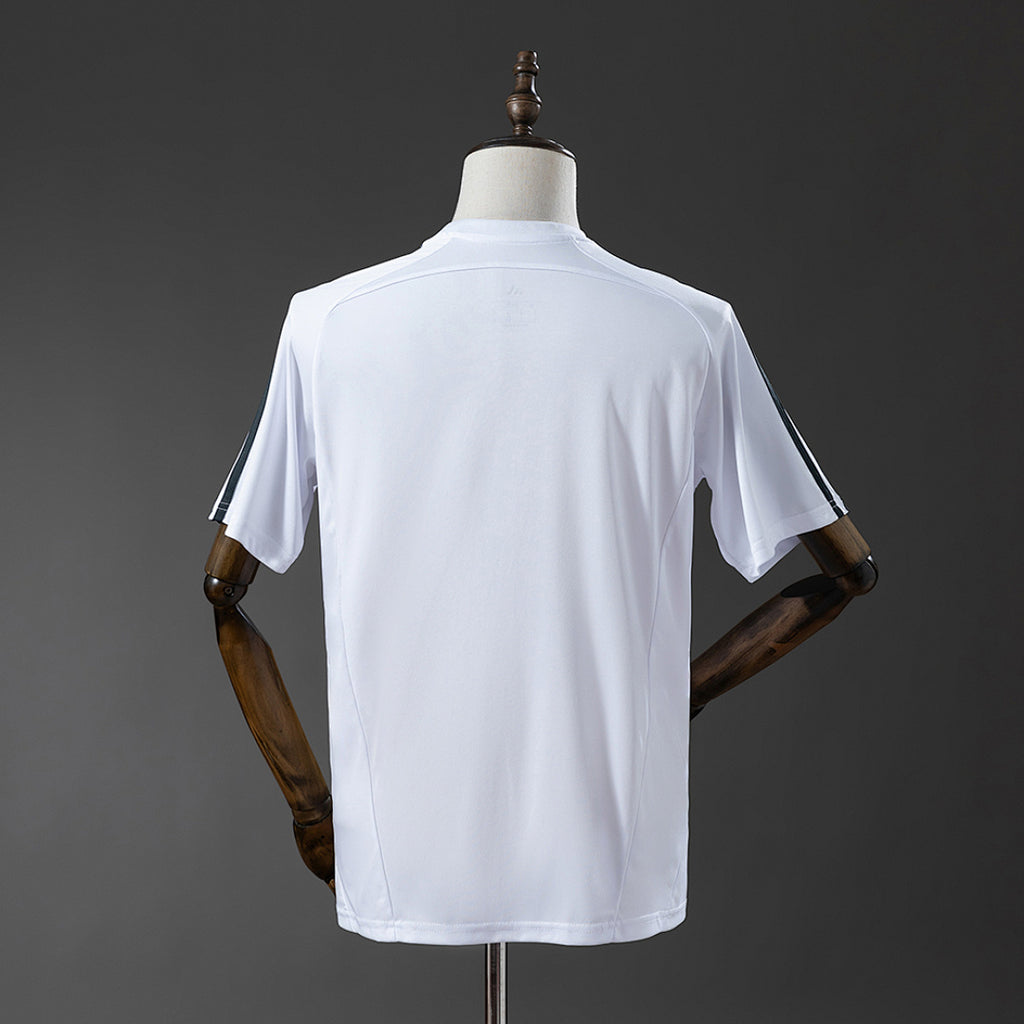 Camiseta Real Madrid Celeste y Negra Edición Especial 2025/26 - espalda