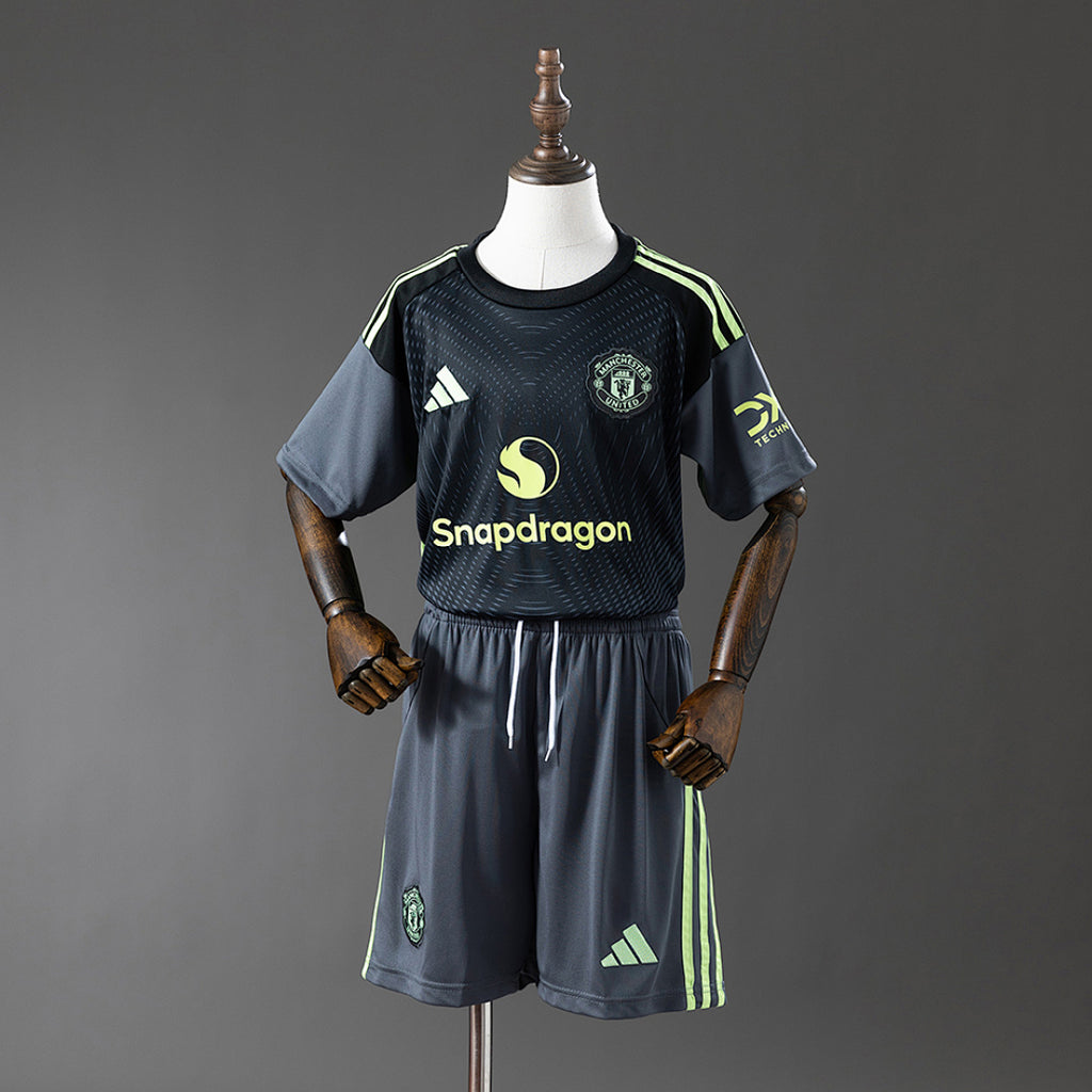 Conjunto Niños Manchester United Gris y Negra 2025/26 - frente