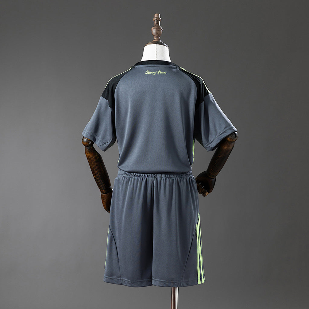 Conjunto Niños Manchester United Gris y Negra 2025/26 - espalda