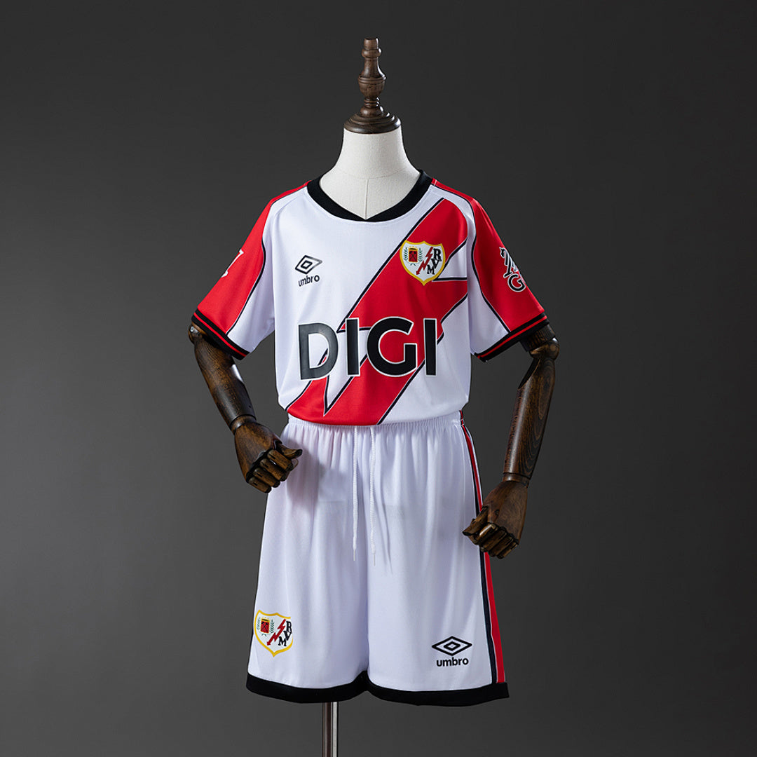 Conjunto Niños Rayo Vallecano Local 2025/26 - frente