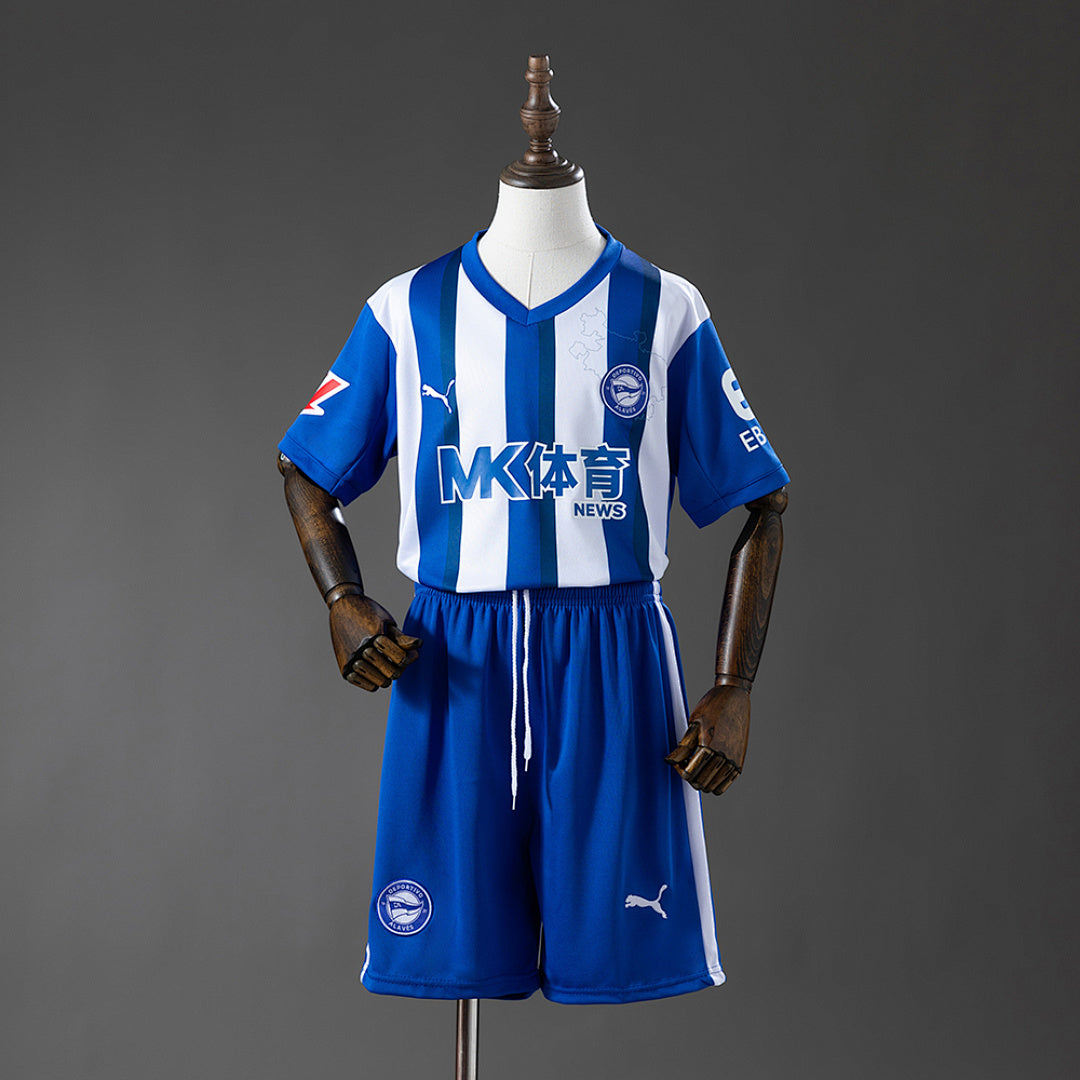 Conjunto Niños Deportivo Alavés Local 2025/26 - frente