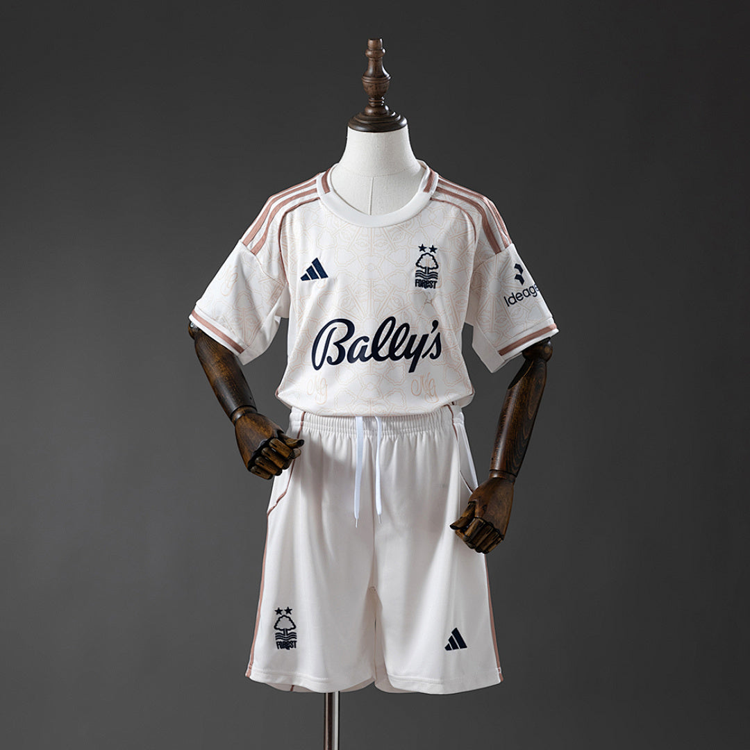 Conjunto Niños Nottingham Forest Visita 2025/26 - frente