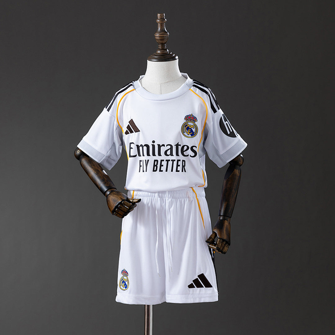 Conjunto Niños Real Madrid Local 2025/26 - frente