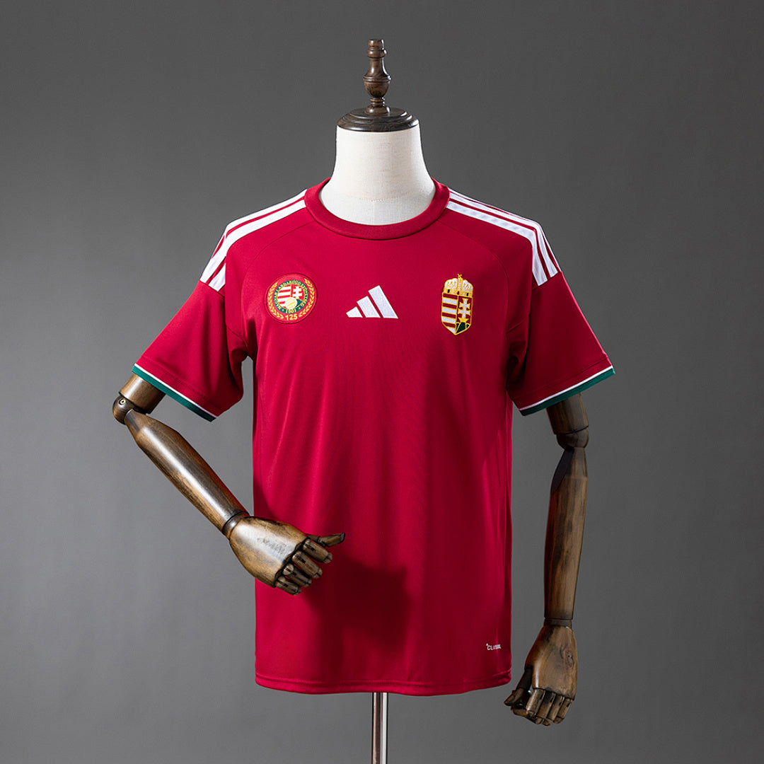 Camiseta Hungría Local Roja y Burdeos 2026 - frente