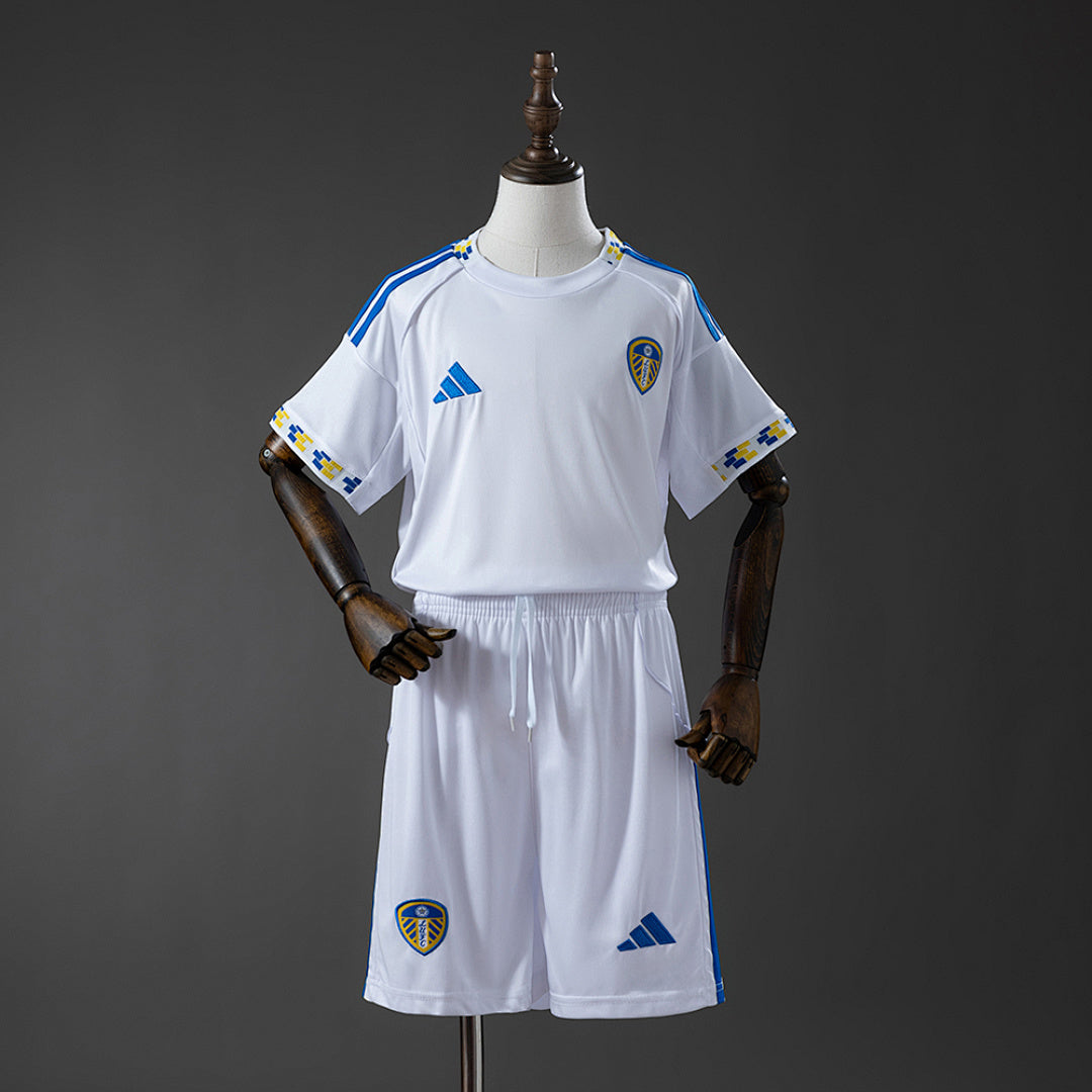 Conjunto Niños Leeds United Local 2025/26 - frente